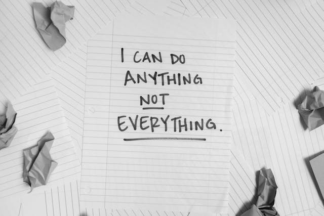 「I can do anything, not everything. 手寫字條象徵對自我要求的鬆綁」